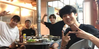 Begini Keseruan Liburan V BTS Bareng Park Seo Joon, Choi Woo Sik, dan Peakboy!