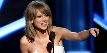 Begini Reaksi Taylor Swift Saat Raih Penghargaan CMA Pertama Dalam 4 Tahun Terakhir