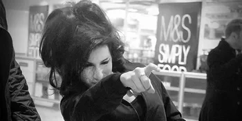 Begini Seharusnya Sebuah Tribute Untuk Amy Winehouse!