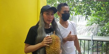 Belajar Dari Sahabatnya, Dewi Sanca Kini Merambah ke Dunia Bisnis Durian