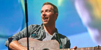 Belajar Masak, Chris Martin Nyaris Bakar Rumah!