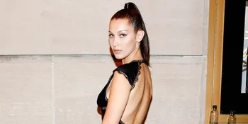 Bella Hadid Sukses Jadi Model Victoria's Secret Fashion Show 2016