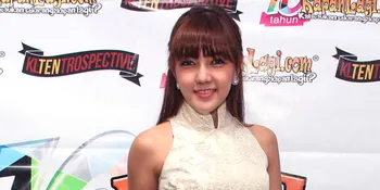 Bella Shofie Kenakan Rancangan Adjie Notonegoro di IMA 2013