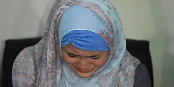 Belum Siap Wawancara, Marshanda Kabur Lewat Pintu Belakang