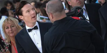 Benedict Cumberbatch 'Jahili' U2 di Red Carpet Oscar