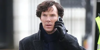 Benedict Cumberbatch Tolak Bahas Hubungan Tom Hiddleston - Swift