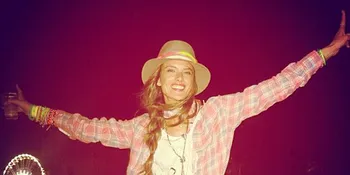 Berani Lakukan Hal Seperti Alessandra Ambrosio Ini?