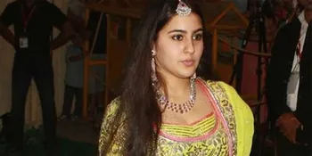 Beredar Foto Ciuman Anak Tiri Kareena Kapoor & Pacar, Mesra Abis