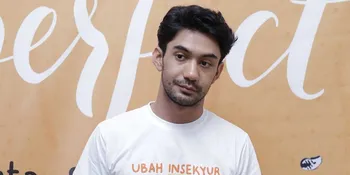 Beredar video Reza Rahadian Cium Kiky Saputri, Captionnya Menggelitik Banget!