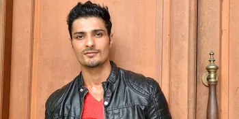 Bergaya ala Pangeran Putra Mahkota, Vin Rana Cakep Luar Biasa