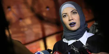 Berhijab, Ratna Galih Cari Ketenangan Hati