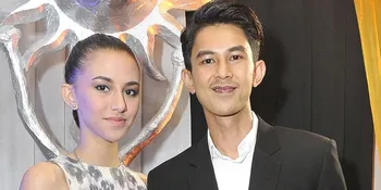 Berhijab Sederhana, Ibunda Hadiri Nikahan Dahlia Poland &#38; Fandy