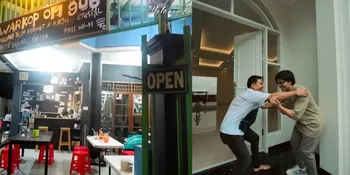 Berkat Berbakti Kepada Ibu, 8 Potret Perbedan Rumah Aldi Taher Dulu dan Sekarang - Ngaku Masih Tak Menyangka!