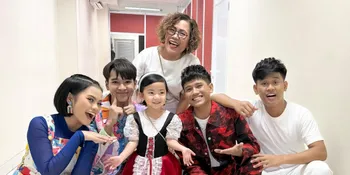 Berkompetisi di Top 8 D'Academy 7, Valen & Arbil Tampil Bareng di HUT Mentari TV ke-3