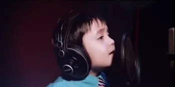 Bersiaplah Mendengarkan Suara Anak Umur 4 Tahun Ini