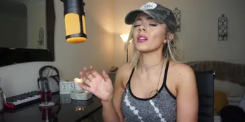 Bersuara Seksi, YouTuber Ini Cover 'Side To Side' Ariana Grande