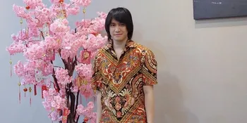 Bikin Heboh, Kevin Aprilio Posting Foto Bareng 2 'Istri' Cantiknya