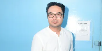 Bikin Ngakak! Ini Kisah Lucu Surya Saputra Saat Pijat Sang Istri