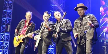 Bikin Penonton Kenang Mantan, Padi Reborn Bawa Penonton Festival Pasar Musik dalam Suasana Syahdu Membiru