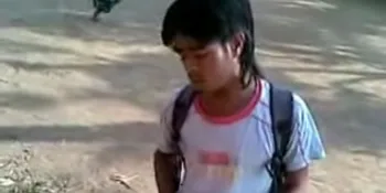 Bikin Perut Kram! Pengamen Kocak Ini Plesetkan Lagu 'Iwak Peyek'
