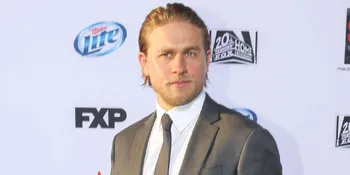 Bintangi Film Erotis, Charlie Hunnam Tak Mau Main-Main