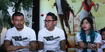 Bintangi 'ME &#38; YOU VS THE WORLD', Rio Dewanto Tak Baca Novelnya
