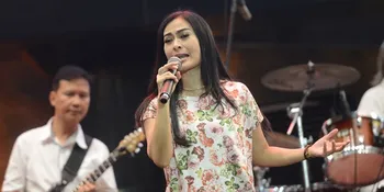 BJ Habibie Meninggal, Iis Dahlia Kenang Pertemuan Terakhir di Supermarket