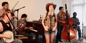 'Blurred Lines' Robin Thicke Versi Cowboy, Yeeehaaw!