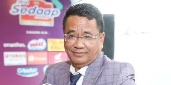 Borong Sembako, Hotman Paris Bagi-Bagi Gratis ke Keluarga yang Membutuhkan