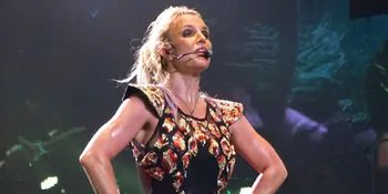 Britney Spears Tanggapi Kejadian Tali Bra Rusak di Atas Panggung