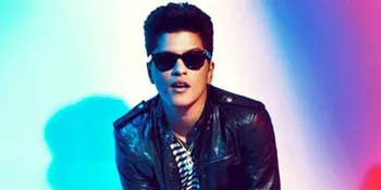 Bruno Mars Pamer Skill Ngedrum, Keren!