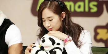 Bukan Kisah Drama, Yuri SNSD Pernah Pacari Cowok Lebih Muda