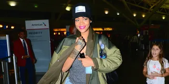 Bukan Leonardo DiCaprio, Rihanna Malah Mesra Dengan Pria Ini