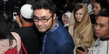 Bukan Lifestyle, Surya Saputra Koleksi 7 Cincin Batu Akik