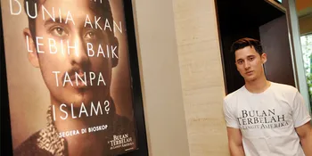 'BULAN TERBELAH' Libas Habis 'NEGERI VAN ORANJE' Minggu Ini