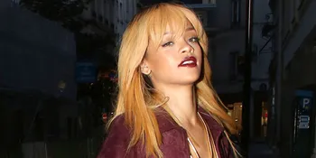 Busana Grammy Rihanna Ini Bikin Kalian Berhenti Bernapas!