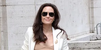 'BY THE SEA' Gagal, Angelina Jolie Bakal Jadi Monster Seram?