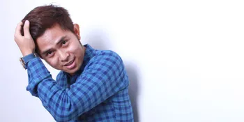 Cakra Khan Tak Malu Pakai Baju Second Hand