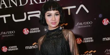 Calon Bayi Andien Asyik Gerak-Gerak Dalam Perut, Lucu Atau ...