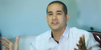 Calon Istri Tak Percaya Soal Isu Gay, Okan Kornelius Akan Menikah Februari