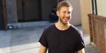 Calvin Harris Ingin Lebih Sering Menyanyi Untuk Lagunya Sendiri