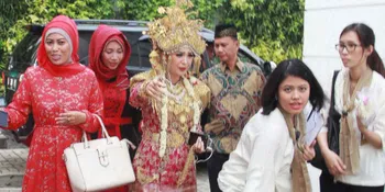 Cantik Berpakaian Adat, Nikahan Putri Titian Berlangsung Tertutup