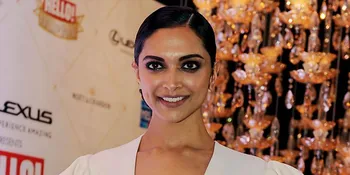 Cantik Dengan Dress Putih, Deepika Padukone Pamer Belahan Dada Hingga Perut