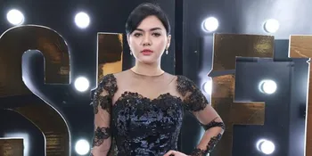 Cantiknya Kalia Labitta, Dokter Gigi Adik Vicky Shu