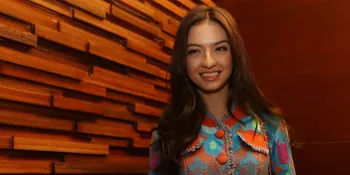 Cantiknya Raline Shah Saat Ikut Fashion Show Untuk Amal