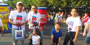 Car Free Day, Liburan Murah Ala Keluarga Mona Ratuliu