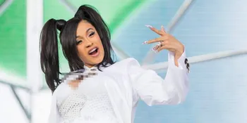 Cardi B Eksplor Warna Rambut Saat Hamil Besar, Nyentrik Bagai Unicorn