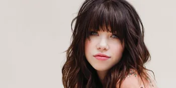 Carly Rae Jepsen Kalahkan One Direction di AMA 2012