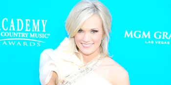 Carrie Underwood Parodikan Aksi Miley Cyrus!