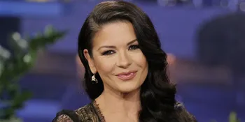 Catherine Zeta-Jones Senang Main Bareng Bruce Willis di RED 2